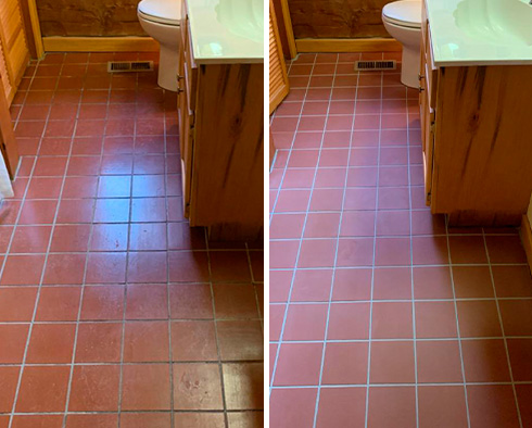 Bathroom Floor Before and After a Grout Recoloring in Scottsdale