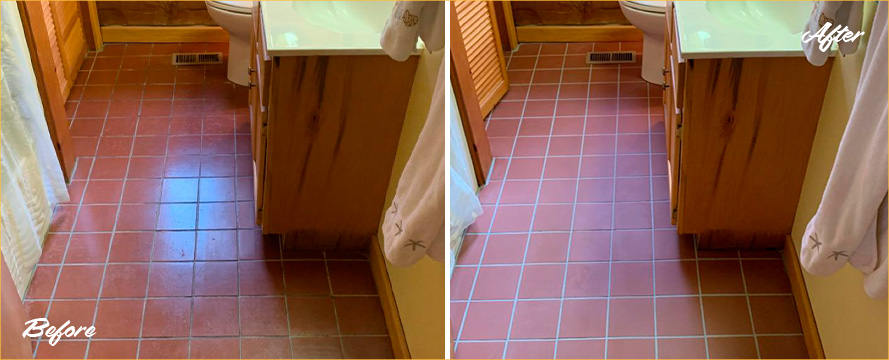 Bathroom Floor Before and After a Grout Recoloring in Scottsdale